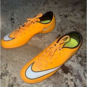 Nike mercurial indoor soccer shoes